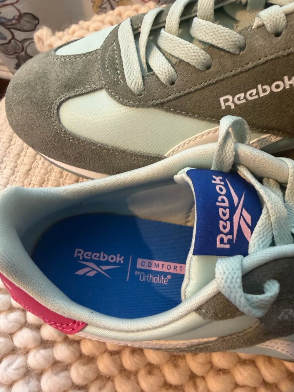 Women's Reebok Mint Green 8.5 - Picture 2 of 4